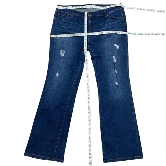 Torrid Relaxed Boot Women’s 18 Casual Medium Wash Distressed Denim Bootcut Flare - Picture 3 of 11